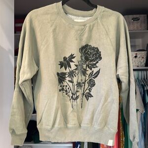 American Eagle Graphic Flower sweatshirt, green sweatshirt, black velvet flowers